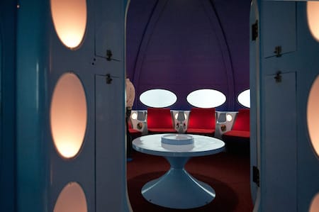 8-futuro-house-inside